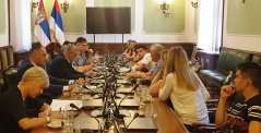14 June 2019 The Chairman of the Committee on the Diaspora and Serbs in the Region in meeting with the senior students of Nevesinje primary school